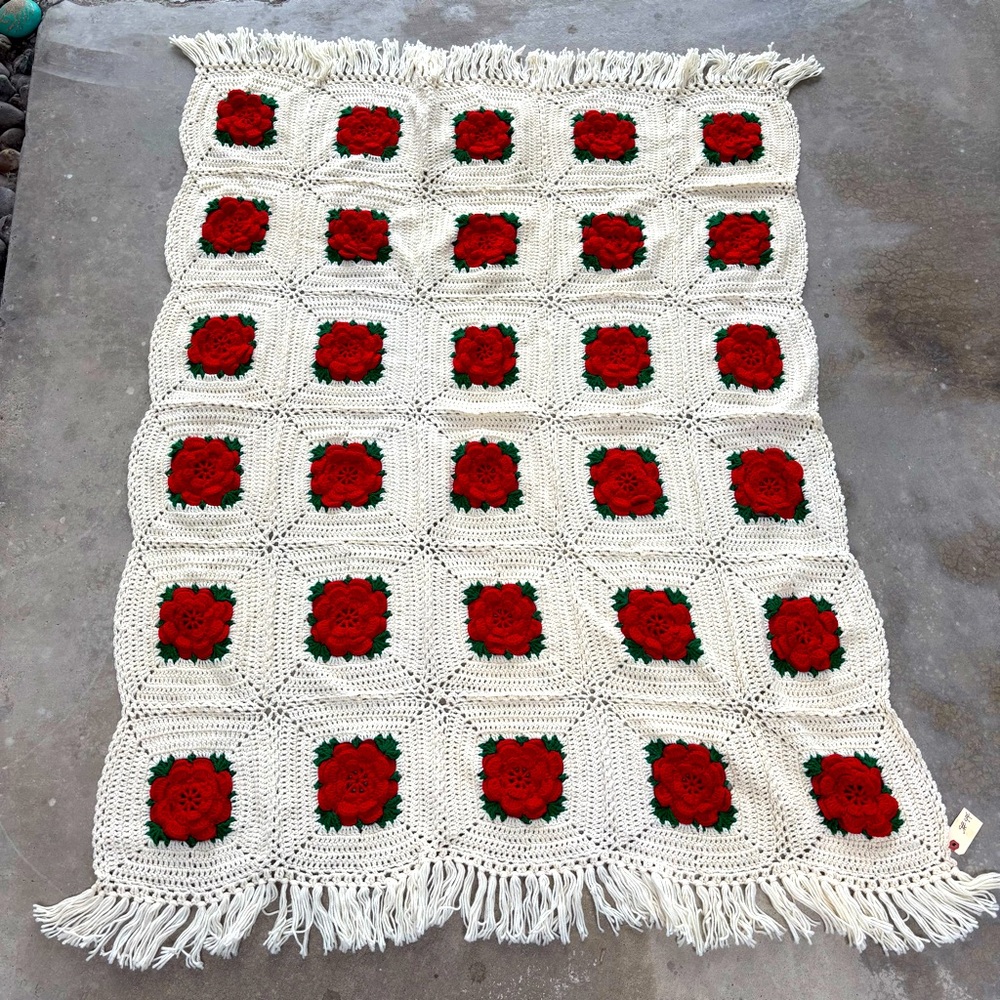 Vintage Red Rose Crochet Throw Blanket